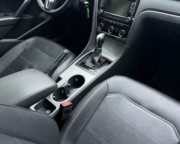 Черный Фольксваген Пассат, объемом двигателя 1.97 л и пробегом 265 тыс. км за 10300 $, фото 13 на Automoto.ua