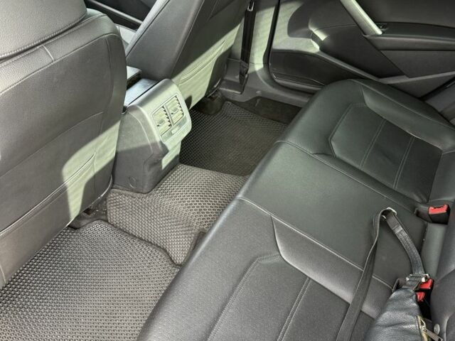 Черный Фольксваген Пассат, объемом двигателя 2 л и пробегом 265 тыс. км за 10500 $, фото 12 на Automoto.ua