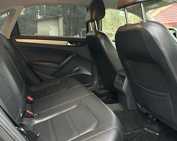 Черный Фольксваген Пассат, объемом двигателя 1.8 л и пробегом 247 тыс. км за 11000 $, фото 21 на Automoto.ua