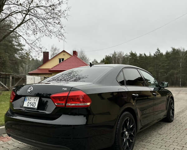 Черный Фольксваген Пассат, объемом двигателя 1.8 л и пробегом 247 тыс. км за 11000 $, фото 4 на Automoto.ua