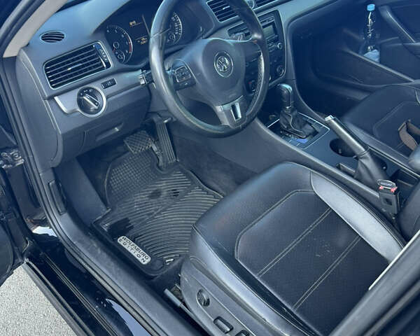 Чорний Фольксваген Пассат, об'ємом двигуна 1.8 л та пробігом 252 тис. км за 10000 $, фото 12 на Automoto.ua