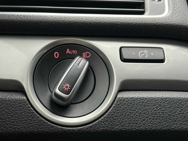 Черный Фольксваген Пассат, объемом двигателя 1.8 л и пробегом 174 тыс. км за 10750 $, фото 13 на Automoto.ua