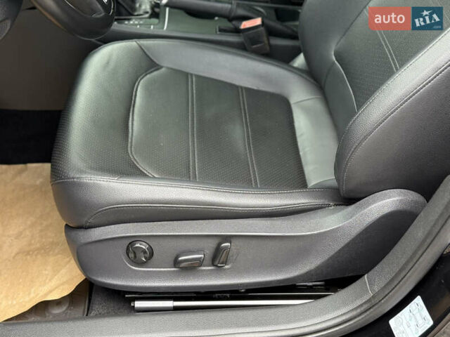 Чорний Фольксваген Пассат, об'ємом двигуна 1.8 л та пробігом 235 тис. км за 8999 $, фото 9 на Automoto.ua