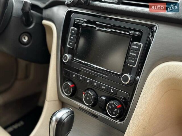 Черный Фольксваген Пассат, объемом двигателя 1.8 л и пробегом 140 тыс. км за 10990 $, фото 31 на Automoto.ua