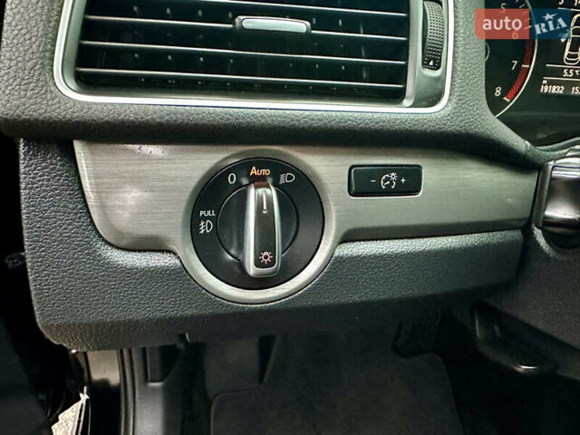 Чорний Фольксваген Пассат, об'ємом двигуна 1.8 л та пробігом 191 тис. км за 11500 $, фото 12 на Automoto.ua