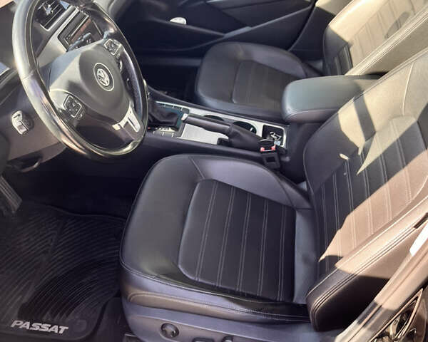 Черный Фольксваген Пассат, объемом двигателя 1.8 л и пробегом 211 тыс. км за 10500 $, фото 26 на Automoto.ua