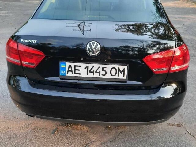 Чорний Фольксваген Пассат, об'ємом двигуна 2 л та пробігом 300 тис. км за 9499 $, фото 5 на Automoto.ua