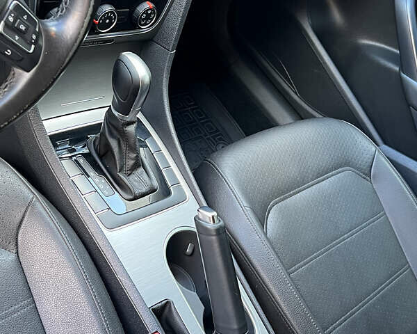 Черный Фольксваген Пассат, объемом двигателя 1.8 л и пробегом 185 тыс. км за 11500 $, фото 9 на Automoto.ua