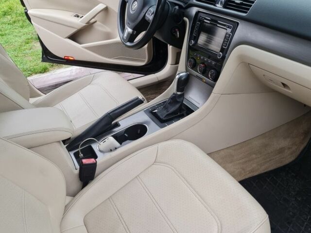 Черный Фольксваген Пассат, объемом двигателя 1.8 л и пробегом 105 тыс. км за 10500 $, фото 5 на Automoto.ua