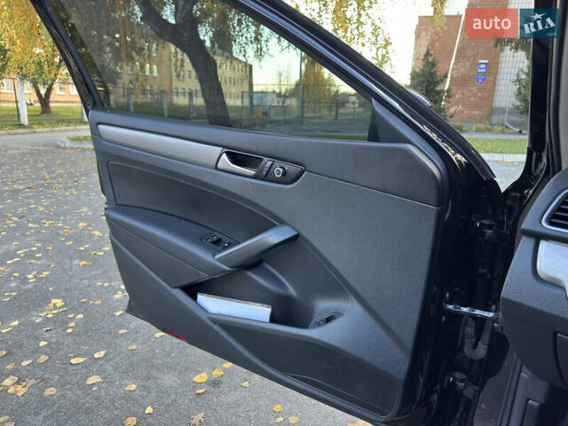 Чорний Фольксваген Пассат, об'ємом двигуна 1.8 л та пробігом 184 тис. км за 11000 $, фото 9 на Automoto.ua