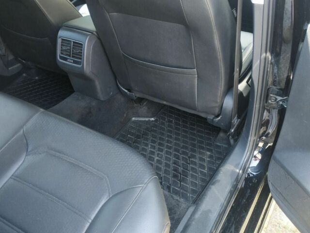 Чорний Фольксваген Пассат, об'ємом двигуна 1.8 л та пробігом 180 тис. км за 11000 $, фото 4 на Automoto.ua