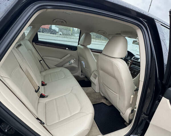 Черный Фольксваген Пассат, объемом двигателя 1.8 л и пробегом 189 тыс. км за 9700 $, фото 6 на Automoto.ua