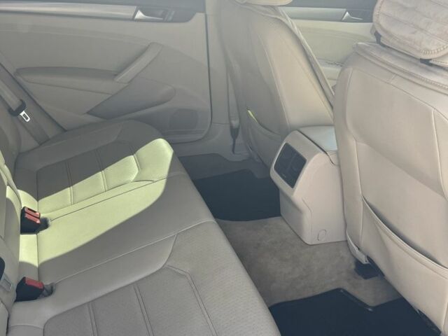 Черный Фольксваген Пассат, объемом двигателя 2 л и пробегом 170 тыс. км за 13347 $, фото 4 на Automoto.ua