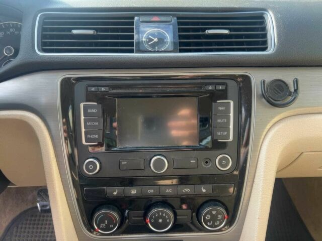 Черный Фольксваген Пассат, объемом двигателя 2 л и пробегом 86 тыс. км за 3500 $, фото 7 на Automoto.ua