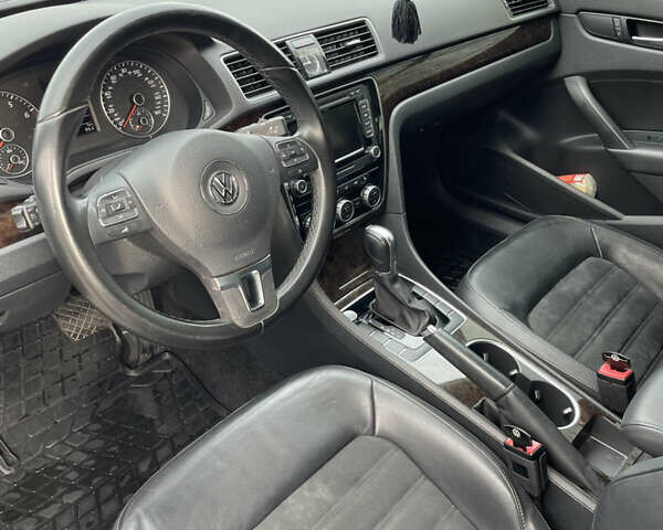 Черный Фольксваген Пассат, объемом двигателя 1.8 л и пробегом 80 тыс. км за 15400 $, фото 19 на Automoto.ua