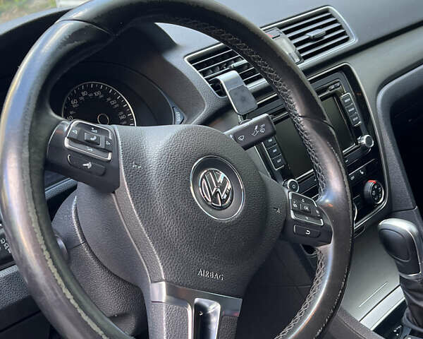 Черный Фольксваген Пассат, объемом двигателя 1.8 л и пробегом 185 тыс. км за 11500 $, фото 8 на Automoto.ua