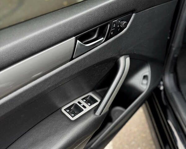 Черный Фольксваген Пассат, объемом двигателя 1.8 л и пробегом 249 тыс. км за 8999 $, фото 4 на Automoto.ua