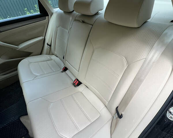 Чорний Фольксваген Пассат, об'ємом двигуна 1.97 л та пробігом 170 тис. км за 13000 $, фото 10 на Automoto.ua