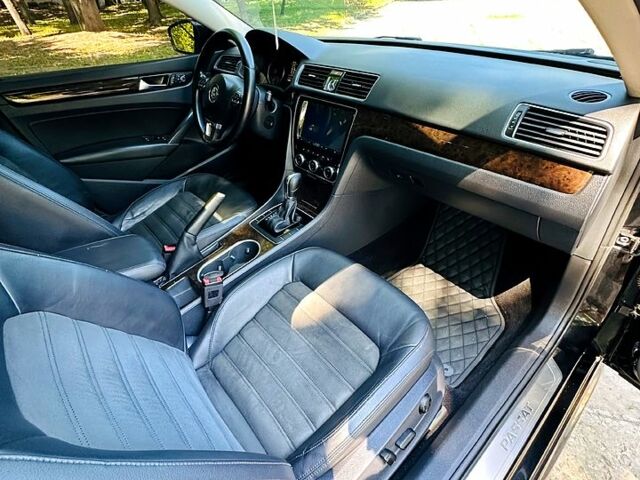 Черный Фольксваген Пассат, объемом двигателя 1.8 л и пробегом 227 тыс. км за 11999 $, фото 8 на Automoto.ua