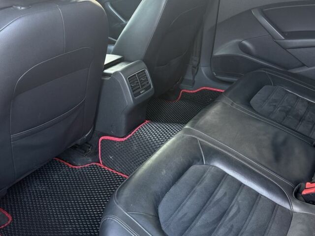 Черный Фольксваген Пассат, объемом двигателя 1.8 л и пробегом 293 тыс. км за 12500 $, фото 6 на Automoto.ua