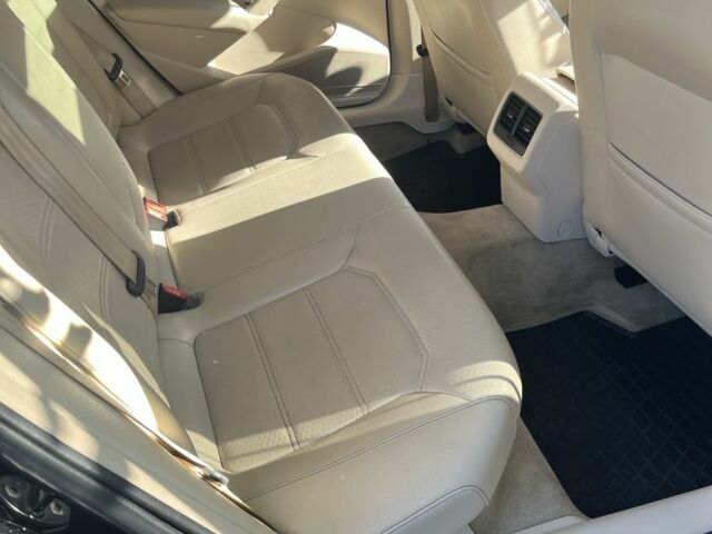 Черный Фольксваген Пассат, объемом двигателя 2 л и пробегом 286 тыс. км за 12000 $, фото 10 на Automoto.ua