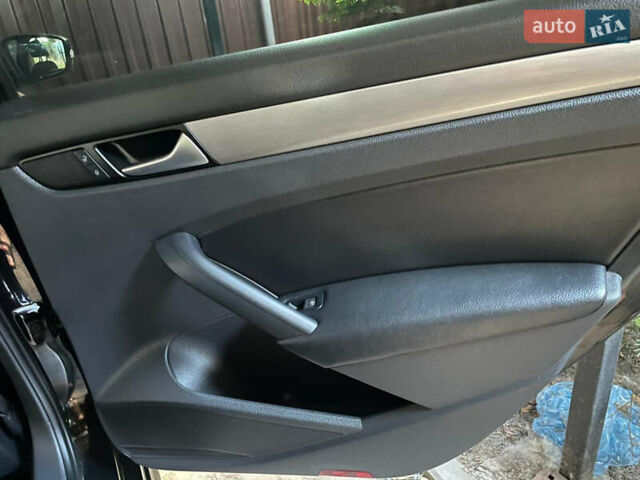 Черный Фольксваген Пассат, объемом двигателя 1.8 л и пробегом 211 тыс. км за 10500 $, фото 37 на Automoto.ua