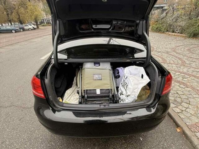 Чорний Фольксваген Пассат, об'ємом двигуна 2 л та пробігом 214 тис. км за 12500 $, фото 6 на Automoto.ua