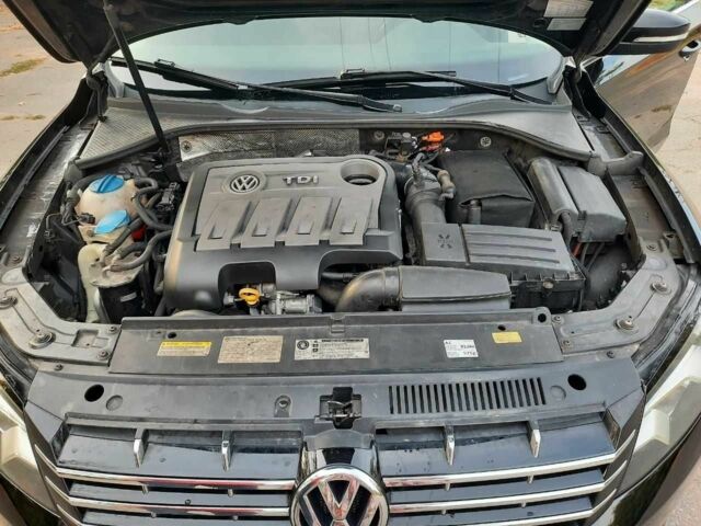 Чорний Фольксваген Пассат, об'ємом двигуна 2 л та пробігом 300 тис. км за 9499 $, фото 8 на Automoto.ua