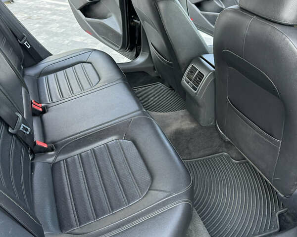 Черный Фольксваген Пассат, объемом двигателя 1.8 л и пробегом 230 тыс. км за 12700 $, фото 17 на Automoto.ua