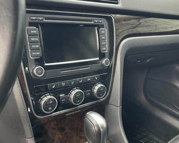 Черный Фольксваген Пассат, объемом двигателя 1.8 л и пробегом 80 тыс. км за 15400 $, фото 25 на Automoto.ua