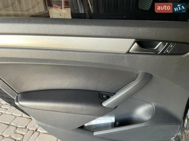 Черный Фольксваген Пассат, объемом двигателя 1.8 л и пробегом 211 тыс. км за 10500 $, фото 35 на Automoto.ua