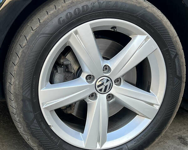 Черный Фольксваген Пассат, объемом двигателя 1.8 л и пробегом 185 тыс. км за 11500 $, фото 6 на Automoto.ua