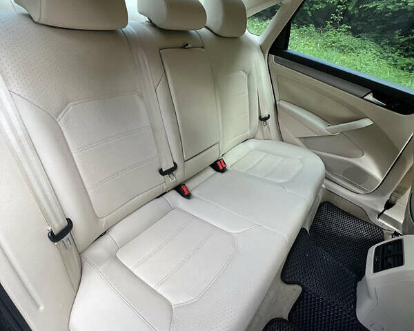 Чорний Фольксваген Пассат, об'ємом двигуна 1.97 л та пробігом 170 тис. км за 13000 $, фото 11 на Automoto.ua