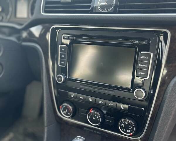 Чорний Фольксваген Пассат, об'ємом двигуна 2 л та пробігом 150 тис. км за 12500 $, фото 8 на Automoto.ua