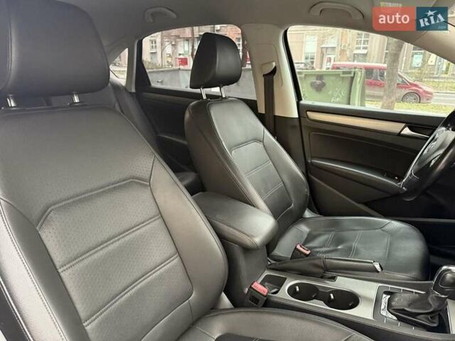 Черный Фольксваген Пассат, объемом двигателя 1.8 л и пробегом 150 тыс. км за 10300 $, фото 7 на Automoto.ua