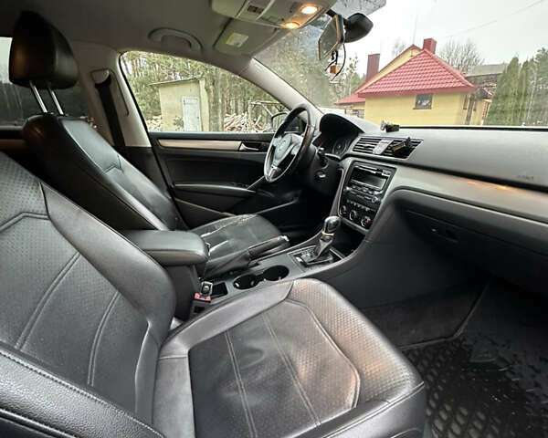 Черный Фольксваген Пассат, объемом двигателя 1.8 л и пробегом 247 тыс. км за 11000 $, фото 16 на Automoto.ua