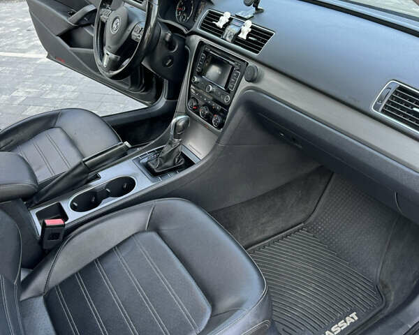 Черный Фольксваген Пассат, объемом двигателя 1.8 л и пробегом 230 тыс. км за 12700 $, фото 22 на Automoto.ua