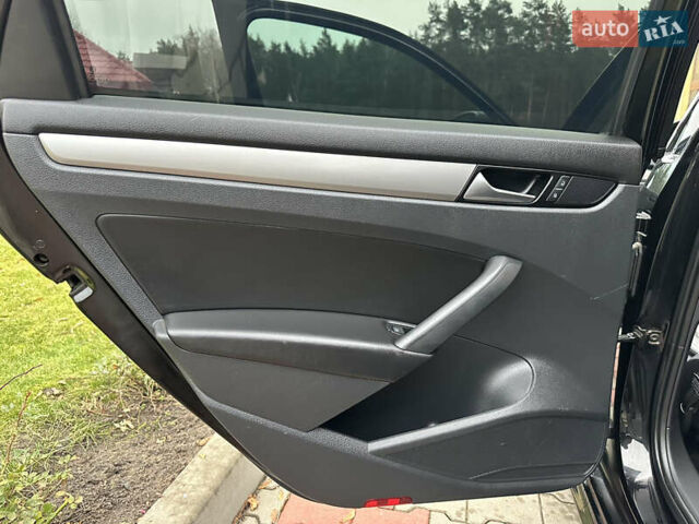 Черный Фольксваген Пассат, объемом двигателя 1.8 л и пробегом 247 тыс. км за 11000 $, фото 20 на Automoto.ua