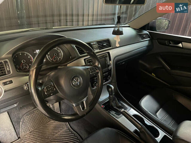 Черный Фольксваген Пассат, объемом двигателя 1.8 л и пробегом 211 тыс. км за 10500 $, фото 30 на Automoto.ua