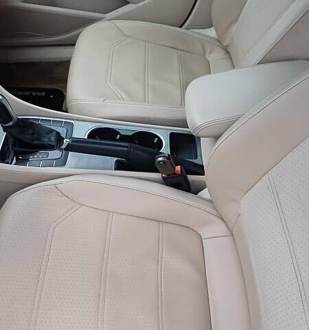 Чорний Фольксваген Пассат, об'ємом двигуна 1.97 л та пробігом 256 тис. км за 10500 $, фото 13 на Automoto.ua