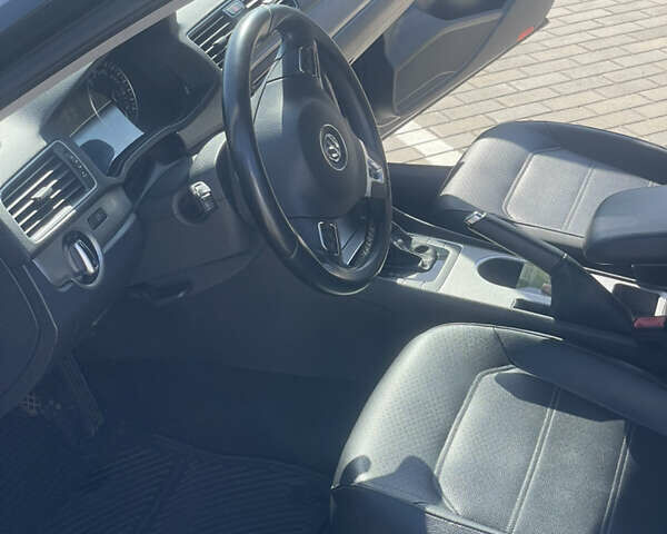 Черный Фольксваген Пассат, объемом двигателя 2 л и пробегом 225 тыс. км за 10999 $, фото 10 на Automoto.ua