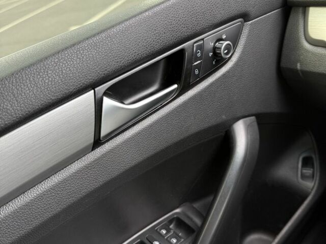 Черный Фольксваген Пассат, объемом двигателя 2 л и пробегом 265 тыс. км за 10500 $, фото 23 на Automoto.ua