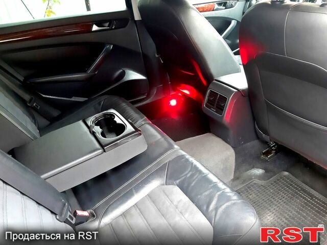 Чорний Фольксваген Пассат, об'ємом двигуна 2.5 л та пробігом 218 тис. км за 11999 $, фото 10 на Automoto.ua