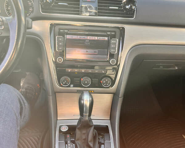 Черный Фольксваген Пассат, объемом двигателя 1.8 л и пробегом 211 тыс. км за 10500 $, фото 28 на Automoto.ua