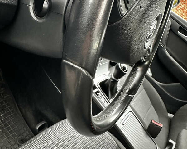 Чорний Фольксваген Пассат, об'ємом двигуна 1.6 л та пробігом 262 тис. км за 11300 $, фото 16 на Automoto.ua