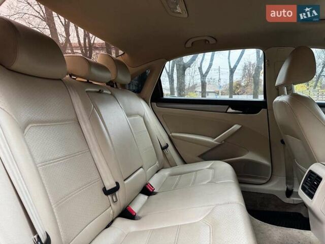 Черный Фольксваген Пассат, объемом двигателя 1.8 л и пробегом 140 тыс. км за 10990 $, фото 25 на Automoto.ua