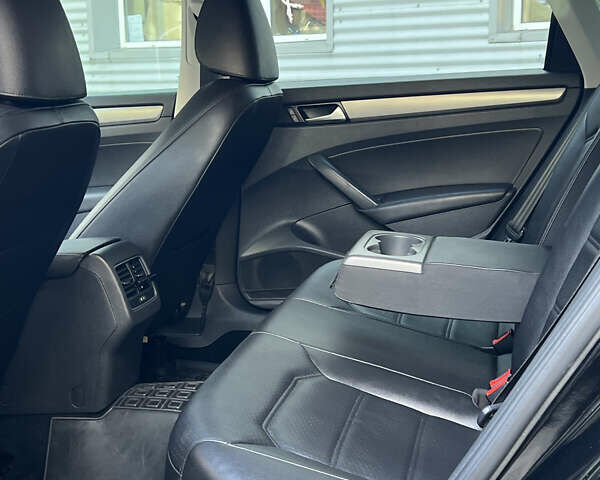 Черный Фольксваген Пассат, объемом двигателя 1.8 л и пробегом 185 тыс. км за 11500 $, фото 12 на Automoto.ua