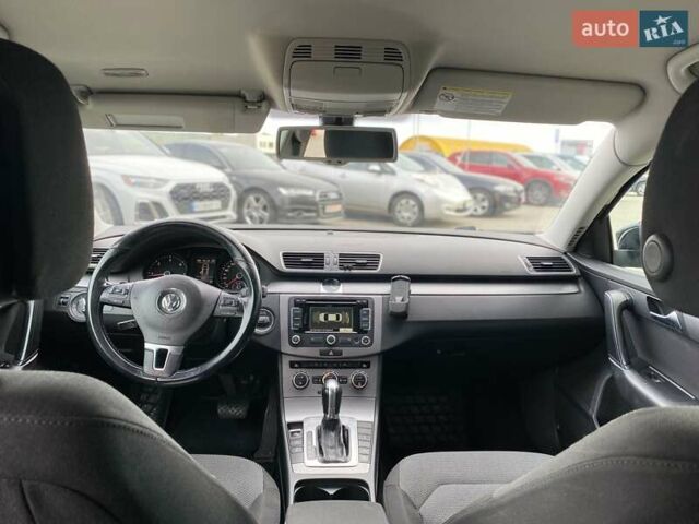 Черный Фольксваген Пассат, объемом двигателя 1.6 л и пробегом 237 тыс. км за 11500 $, фото 4 на Automoto.ua