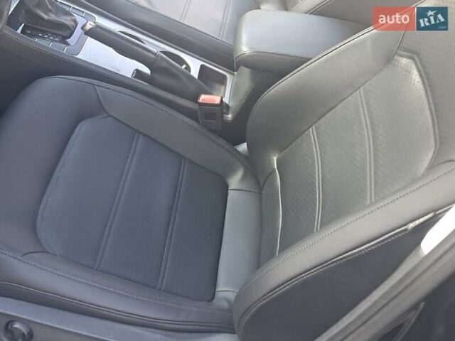 Черный Фольксваген Пассат, объемом двигателя 1.8 л и пробегом 198 тыс. км за 9950 $, фото 14 на Automoto.ua