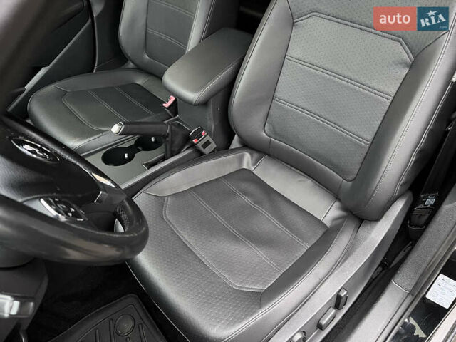 Чорний Фольксваген Пассат, об'ємом двигуна 1.8 л та пробігом 191 тис. км за 10300 $, фото 25 на Automoto.ua